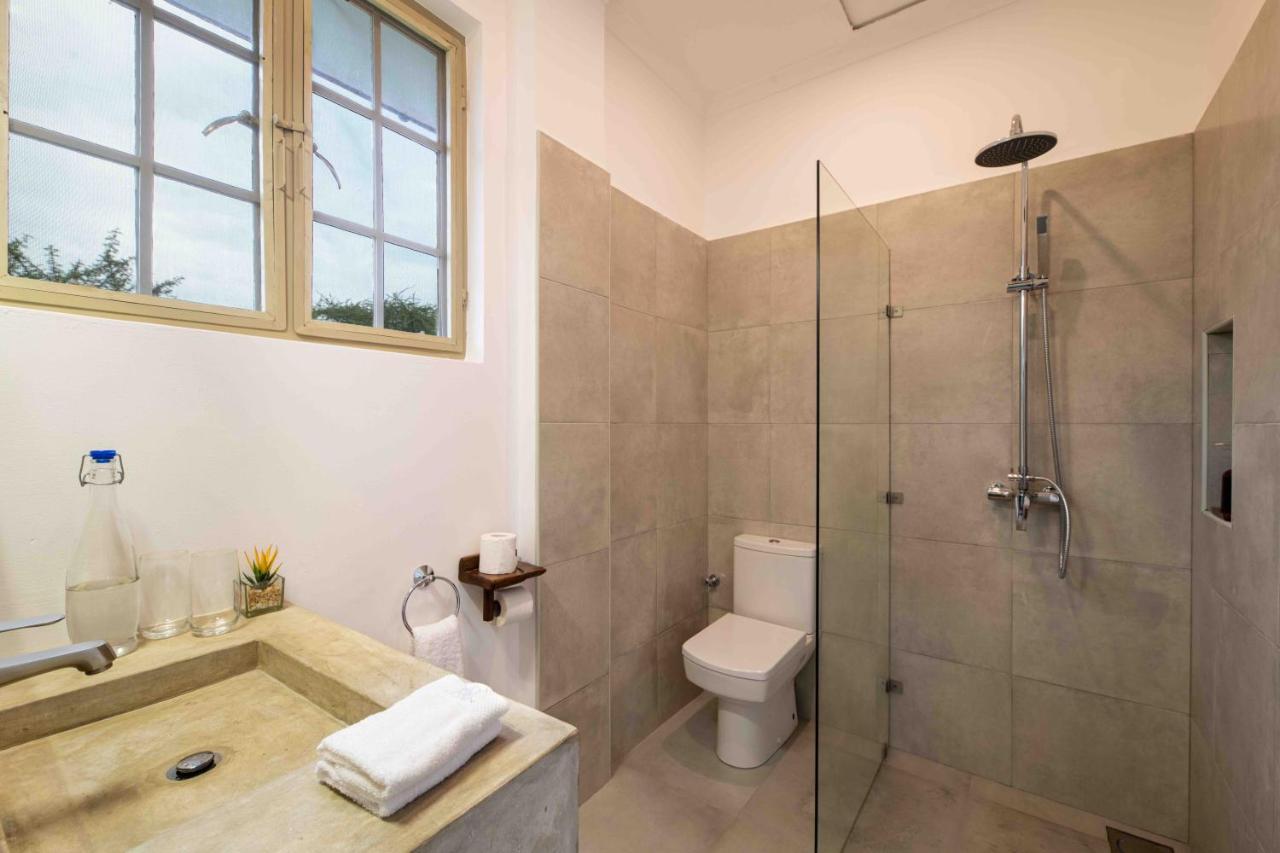 The Safari House Hotel Usa River Bagian luar foto