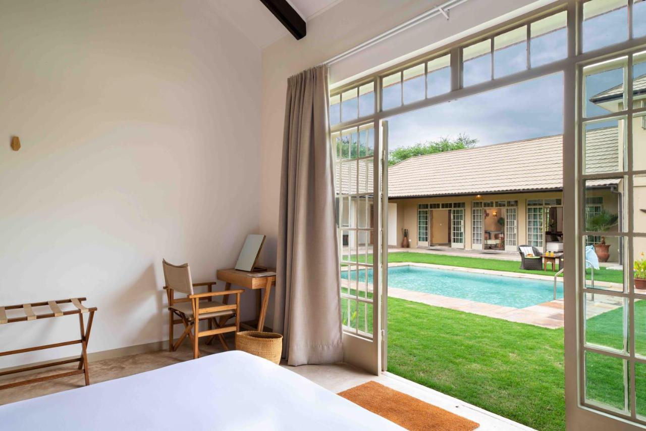 The Safari House Hotel Usa River Bagian luar foto