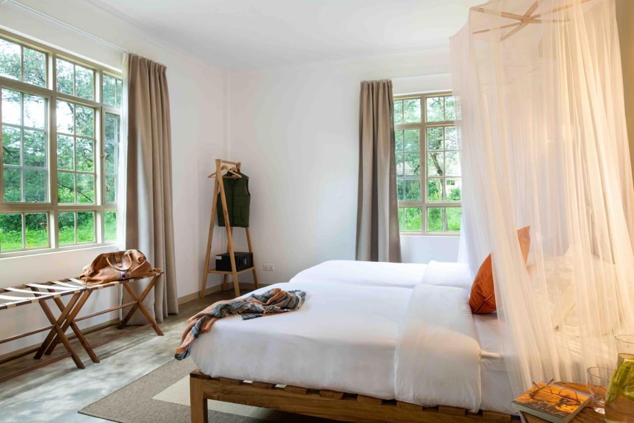The Safari House Hotel Usa River Bagian luar foto