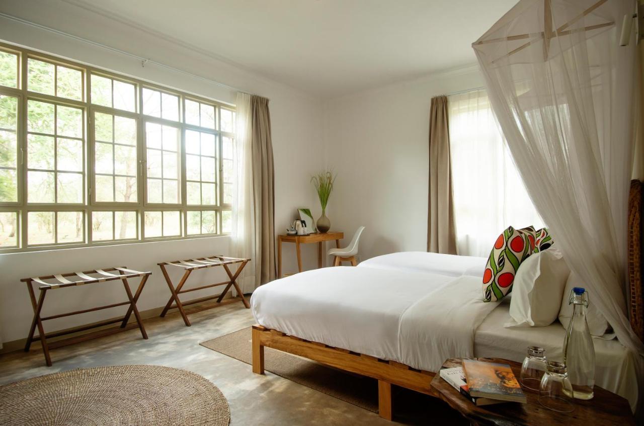 The Safari House Hotel Usa River Bagian luar foto