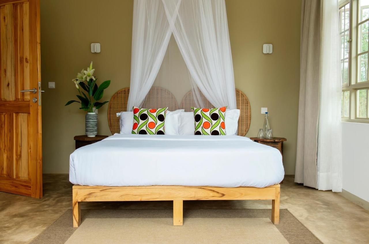 The Safari House Hotel Usa River Bagian luar foto