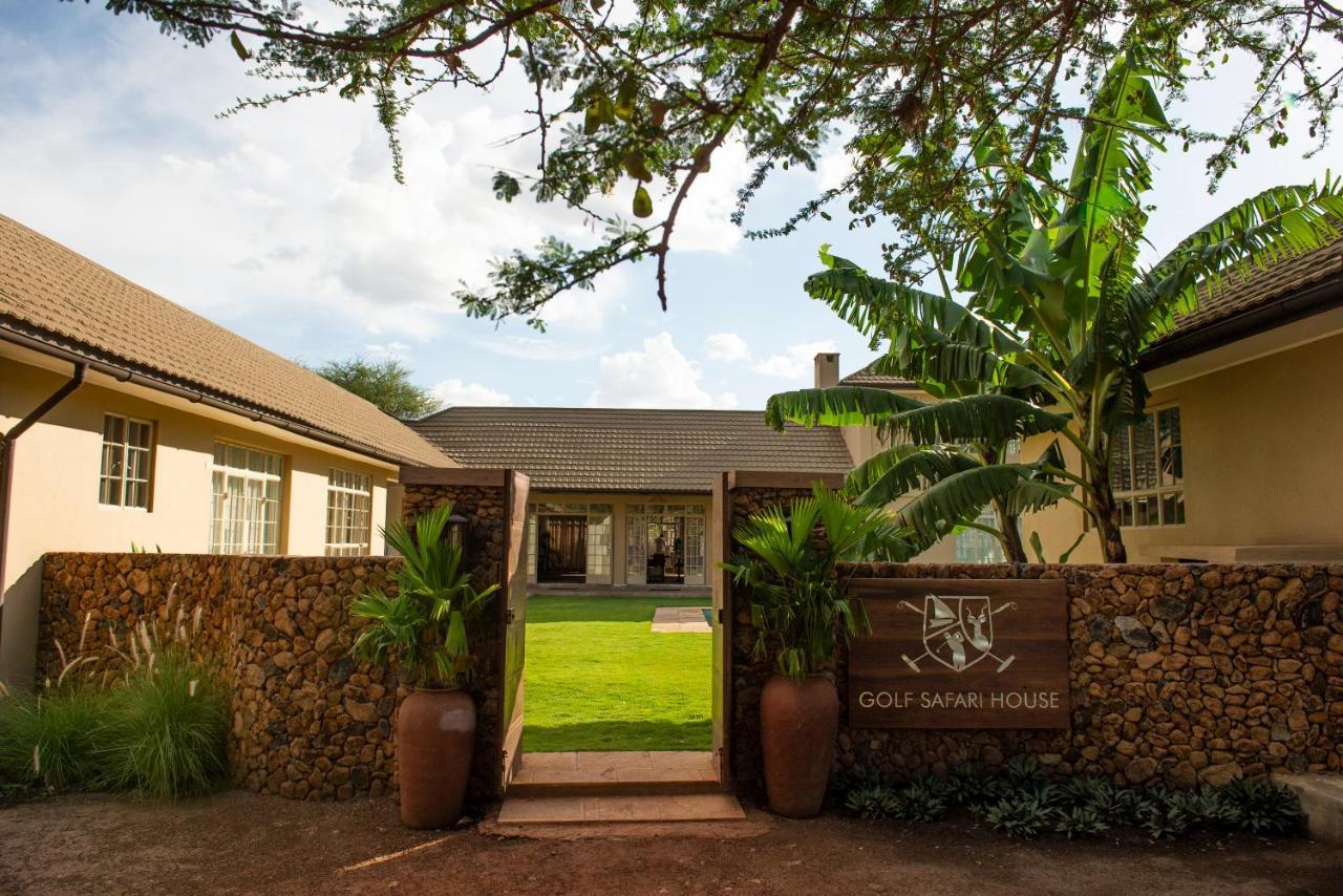 The Safari House Hotel Usa River Bagian luar foto