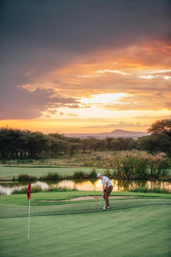 The Safari House Hotel Usa River Bagian luar foto