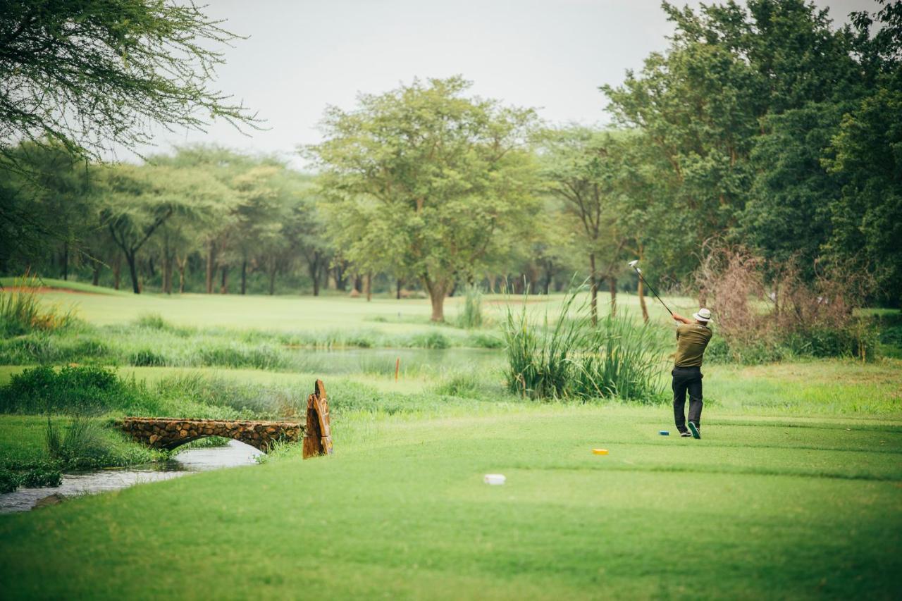 The Safari House Hotel Usa River Bagian luar foto